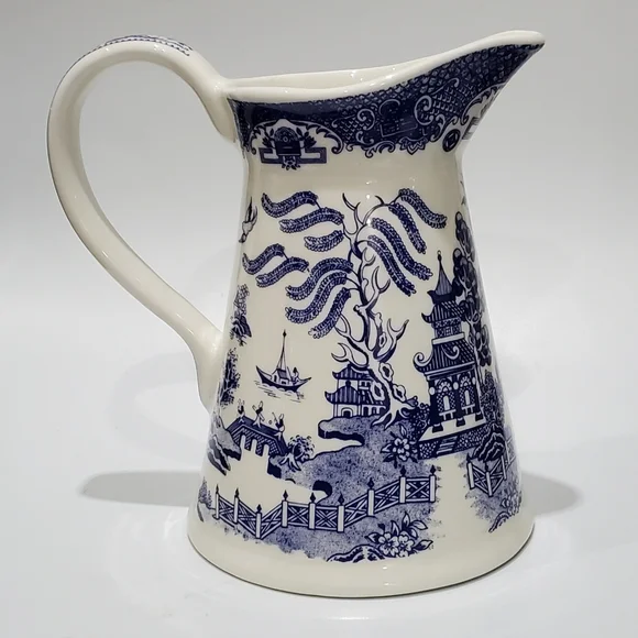Pristine Regal England Blue Willow 7 1/8" Pitcher - Picture 3 of 16